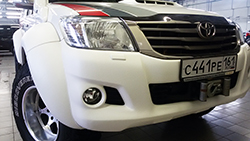 Бампер Toyota Hilux с нанесенным защитным покрытием РАПТОР